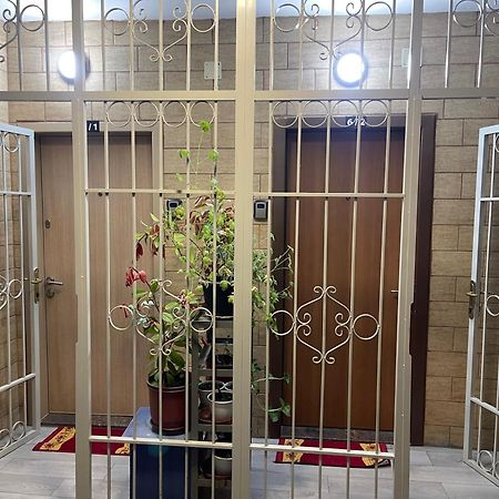 Warm Apartment In The Center Of Tirana City Eksteriør bilde